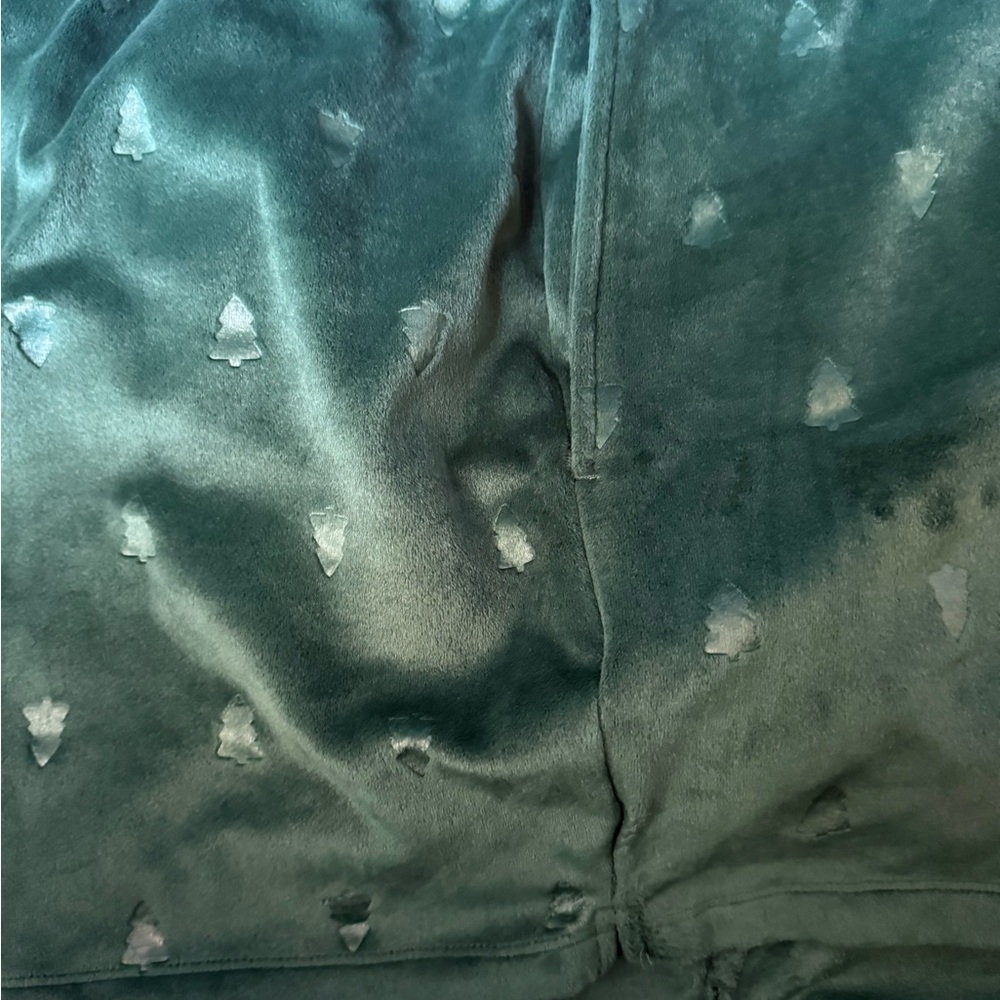 Velvety soft green shorts with Christmas Trees